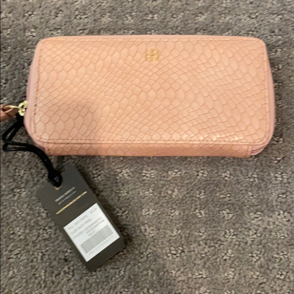 Dusty rose scale patterned phone wallet - Picture 2 of 4